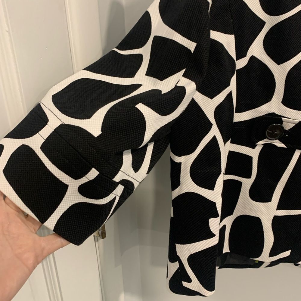 East 5th Black and White Patterned Blazer - Picture 9 of 11